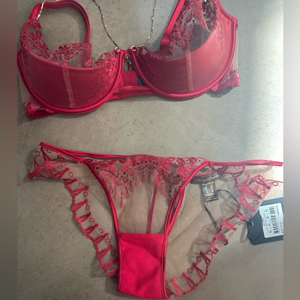 Honey Birdette- “ Ruby”Red set- BNWT- SZE 34E/M - stunning